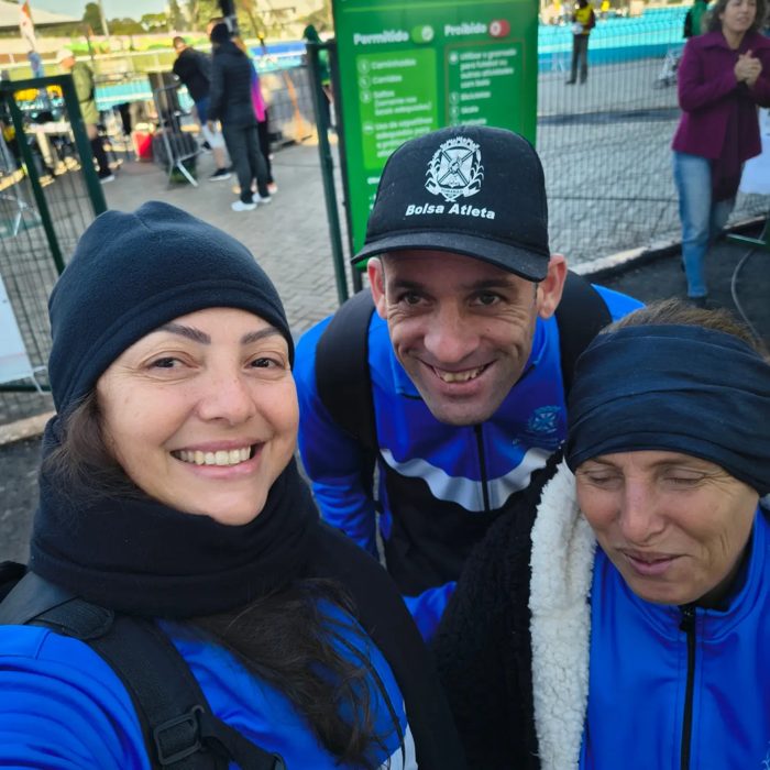 Sandra, Lily Farias e Daniel juntos antes da prova dos 1500 m